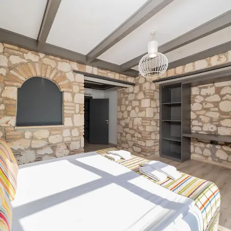 Peaceful Flat Near Hadrians Gate أنطاليا