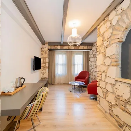 Peaceful Flat Near Hadrians Gate *