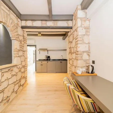 Peaceful Flat Near Hadrians Gate アパート *